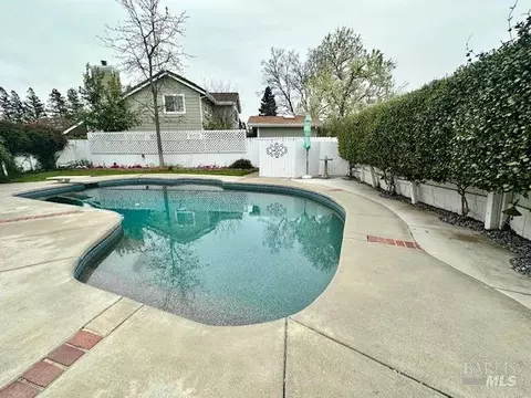 Exterior - 1555 Mccarthy Ct, Dixon, CA 95620 photo 18 of 26