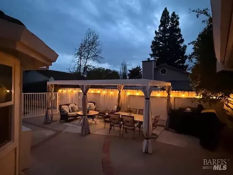 Exterior - 1555 Mccarthy Ct, Dixon, CA 95620 photo 19 of 26
