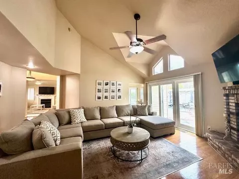 Living - 1555 Mccarthy Ct, Dixon, CA 95620 photo 4 of 4