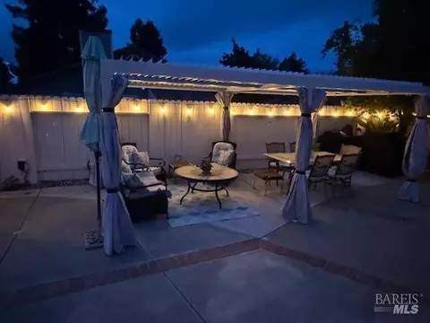 Exterior - 1555 Mccarthy Ct, Dixon, CA 95620 photo 25 of 26