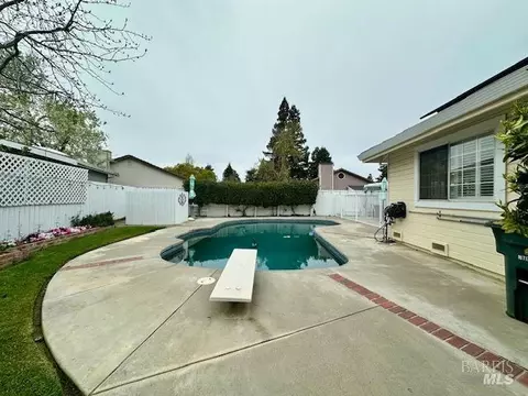 Exterior - 1555 Mccarthy Ct, Dixon, CA 95620 photo 12 of 26