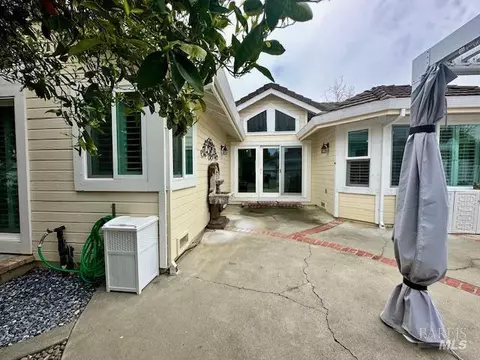 Exterior - 1555 Mccarthy Ct, Dixon, CA 95620 photo 10 of 26