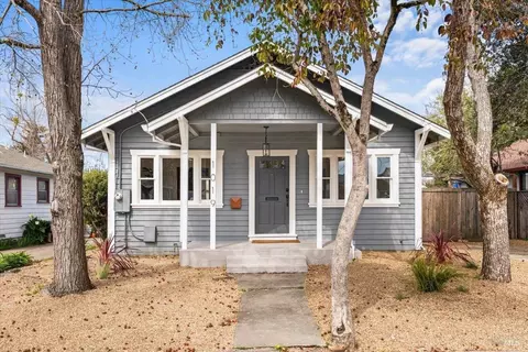 1019 Bush St, Santa Rosa, CA 95404