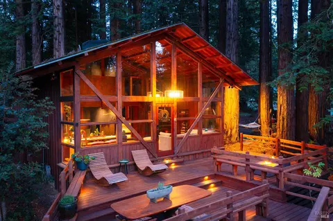 22099 Ruoff Rd, Jenner, CA 95450