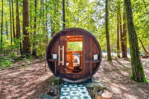 Bath - 22099 Ruoff Rd, Jenner, CA 95450 photo 5 of 5
