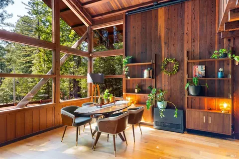 Dining - 22099 Ruoff Rd, Jenner, CA 95450 photo 3 of 5