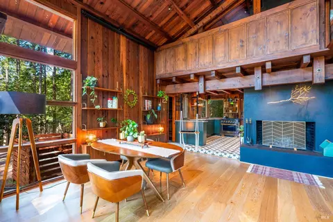 Dining - 22099 Ruoff Rd, Jenner, CA 95450 photo 2 of 5