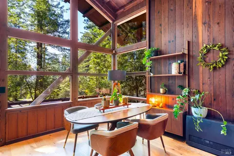 Dining - 22099 Ruoff Rd, Jenner, CA 95450 photo 4 of 5