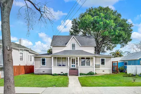 450 Randolph St, Napa, CA 94559