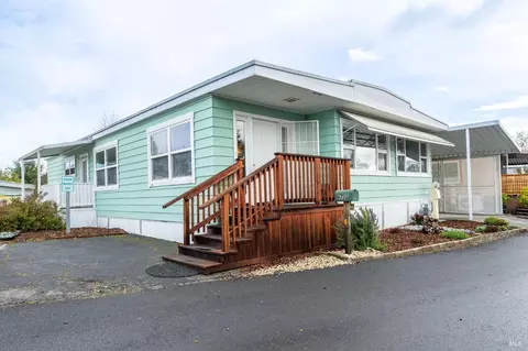 6730 Redwood Ave, Sebastopol, CA 95472