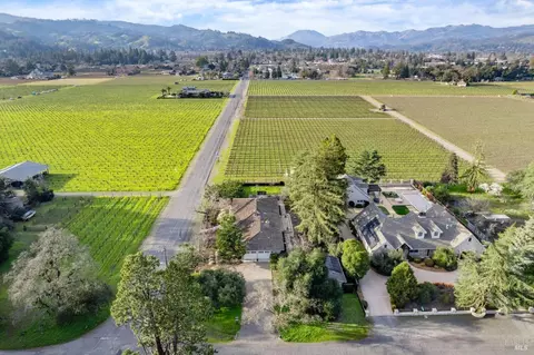 22 S Crane Ave, Saint Helena, CA 94574