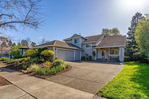 345 Black Oak Dr, Petaluma, CA 94952