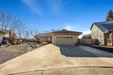 836 Lunar Ct, Rohnert Park, CA 94928