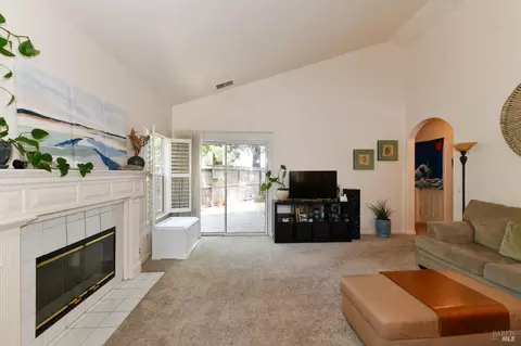703 Harry James Ct, Windsor, CA 95492 photo 4