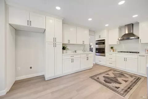 Kitchen - 106 Silver Eagle Way, Vacaville, CA 95688 photo 4 of 4