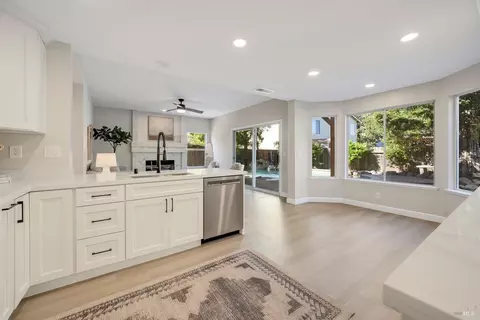 Kitchen - 106 Silver Eagle Way, Vacaville, CA 95688 photo 2 of 4