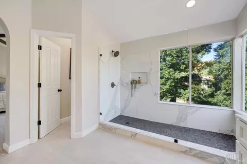 Bath - 106 Silver Eagle Way, Vacaville, CA 95688 photo 2 of 5