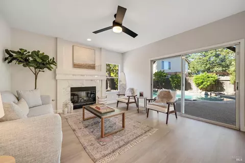 Living - 106 Silver Eagle Way, Vacaville, CA 95688 photo 3 of 3