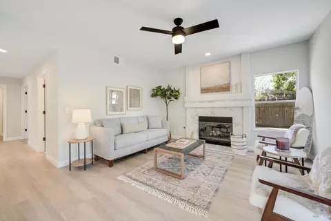 Living - 106 Silver Eagle Way, Vacaville, CA 95688 photo 2 of 3