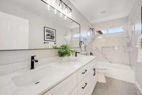Bath - 106 Silver Eagle Way, Vacaville, CA 95688 photo 3 of 5
