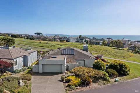 250 Condor Ct, Bodega Bay, CA 94923