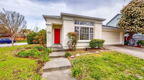 402 Dove Ln, Petaluma, CA 94954
