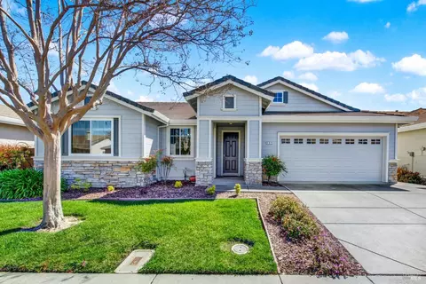 137 Currant Ln, Vacaville, CA 95687