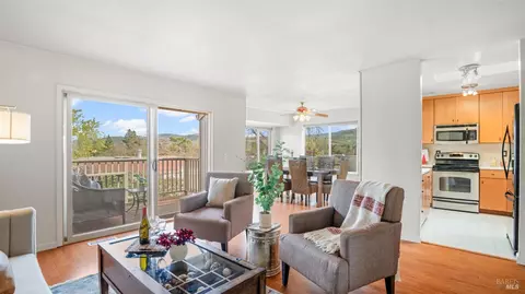 1959 Knolls Dr, Santa Rosa, CA 95405