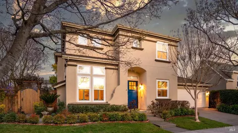 1900 Turtle Creek Way, Petaluma, CA 94954