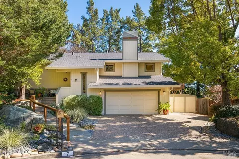 7 San Ardo Ct, Novato, CA 94945