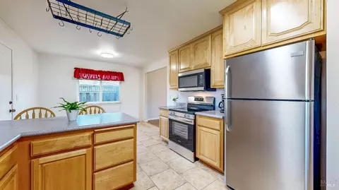 1108 Graham Ct, Windsor, CA 95492 photo 2