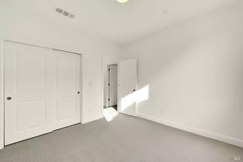 Bedroom - 261 Primrose Dr, Vacaville, CA 95687 photo 6 of 11