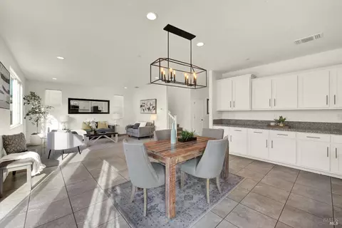 Dining - 261 Primrose Dr, Vacaville, CA 95687 photo 4 of 4