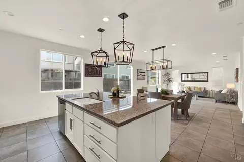 Kitchen - 261 Primrose Dr, Vacaville, CA 95687 photo 8 of 9
