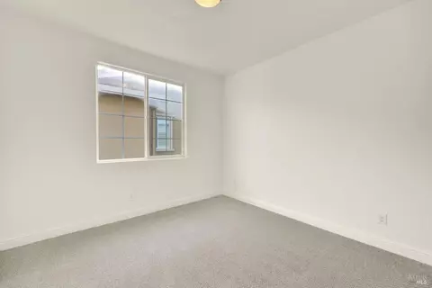 Bedroom - 261 Primrose Dr, Vacaville, CA 95687 photo 5 of 11