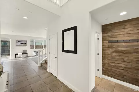 Entry Way - 261 Primrose Dr, Vacaville, CA 95687 photo 8 of 11