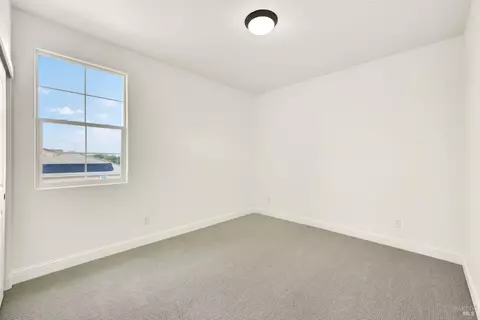 Bedroom - 261 Primrose Dr, Vacaville, CA 95687 photo 3 of 11