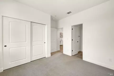 Bedroom - 261 Primrose Dr, Vacaville, CA 95687 photo 2 of 11