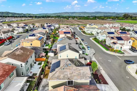 View/Area - 261 Primrose Dr, Vacaville, CA 95687 photo 2 of 4