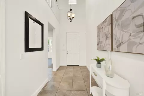 Entry Way - 261 Primrose Dr, Vacaville, CA 95687 photo 7 of 11