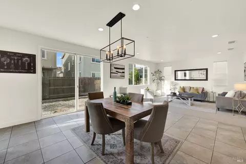 Dining - 261 Primrose Dr, Vacaville, CA 95687 photo 3 of 4