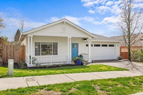 120 Paul Wittke Dr, Healdsburg, CA 95448
