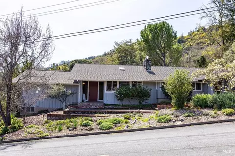 1101 Maple Ave, Ukiah, CA 95482