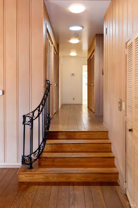 Entry Way - 1101 Maple Ave, Ukiah, CA 95482 photo 3 of 6