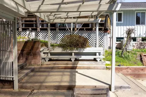 Exterior - 1101 Maple Ave, Ukiah, CA 95482 photo 12 of 31