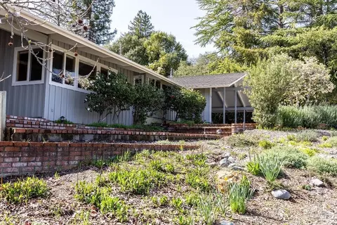 Exterior - 1101 Maple Ave, Ukiah, CA 95482 photo 3 of 31