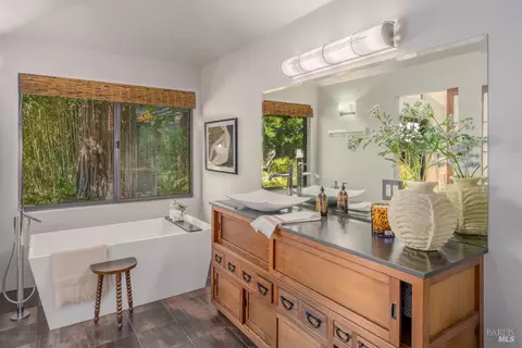 Bath - 19265 7th St E, Sonoma, CA 95476 photo 1 of 3