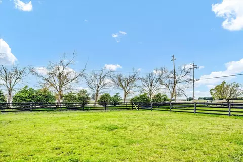 Exterior - 1200 E Railroad Ave, Cotati, CA 94931 photo 22 of 23