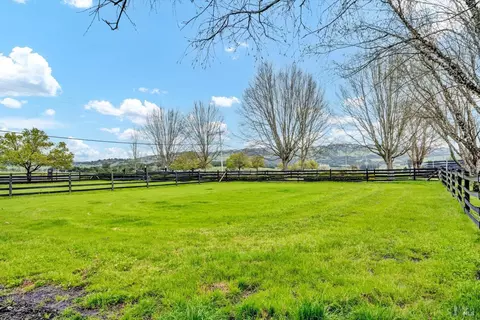 Exterior - 1200 E Railroad Ave, Cotati, CA 94931 photo 21 of 23