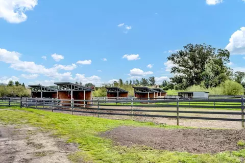Exterior - 1200 E Railroad Ave, Cotati, CA 94931 photo 19 of 23